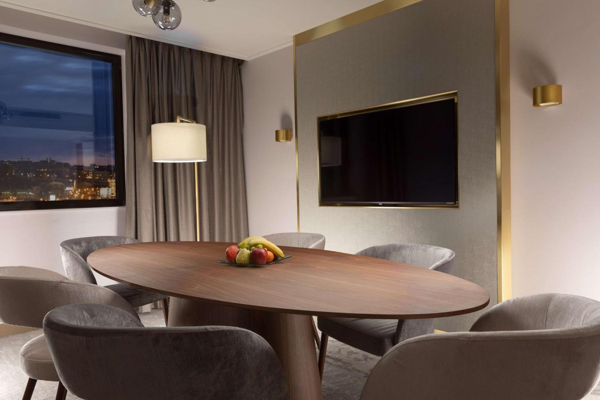 Hilton Prag