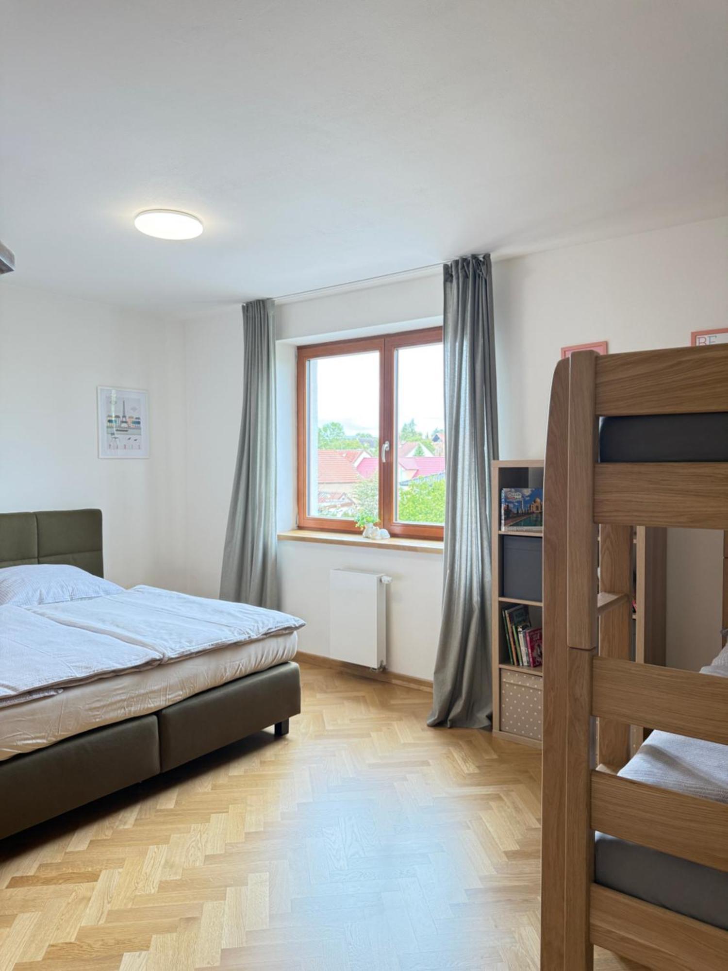 Familyvilla, New 4 Luxury Big Apartments, Parking Prag