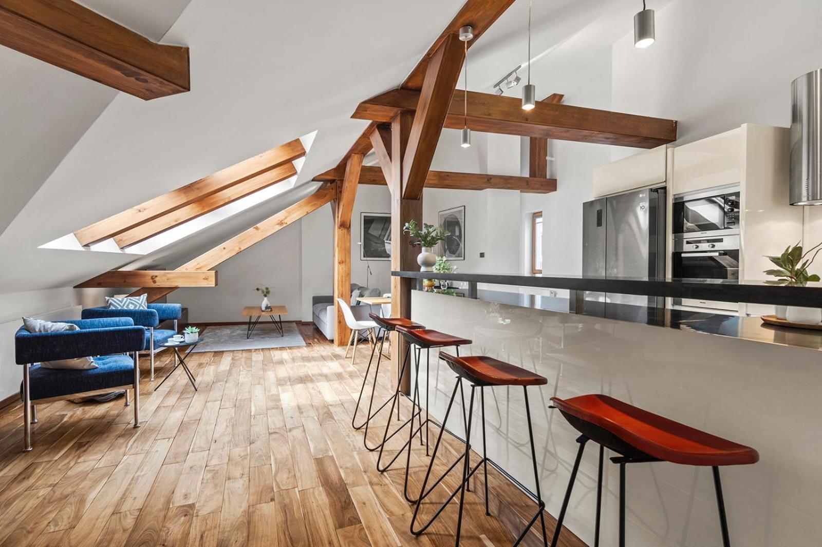 Days - Spacious 117m2 Attic Retreat W Ac - Near Old Town Sq * Prag
