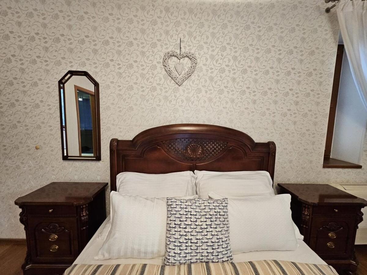 - Wellness, Pool, Jacuzzi, Sauna, Garden, Terraces Villa *