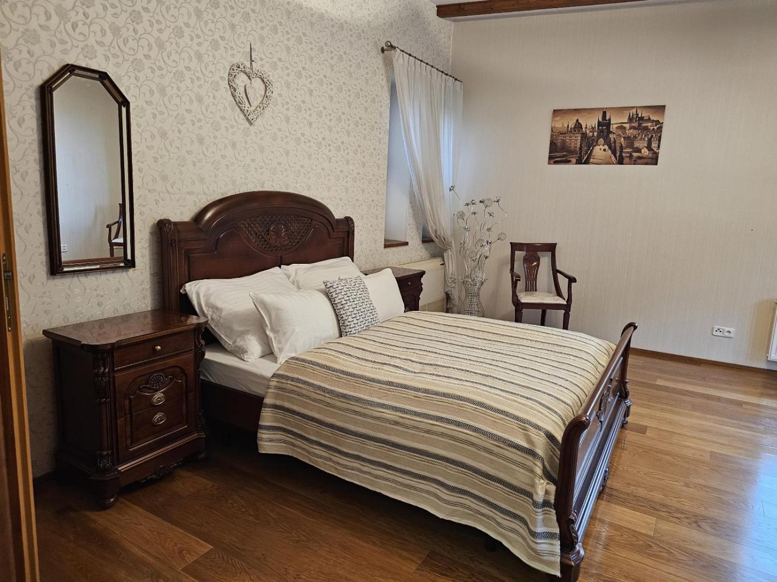 - Wellness, Pool, Jacuzzi, Sauna, Garden, Terraces * Prag