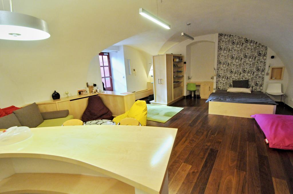 Trziste Apartment