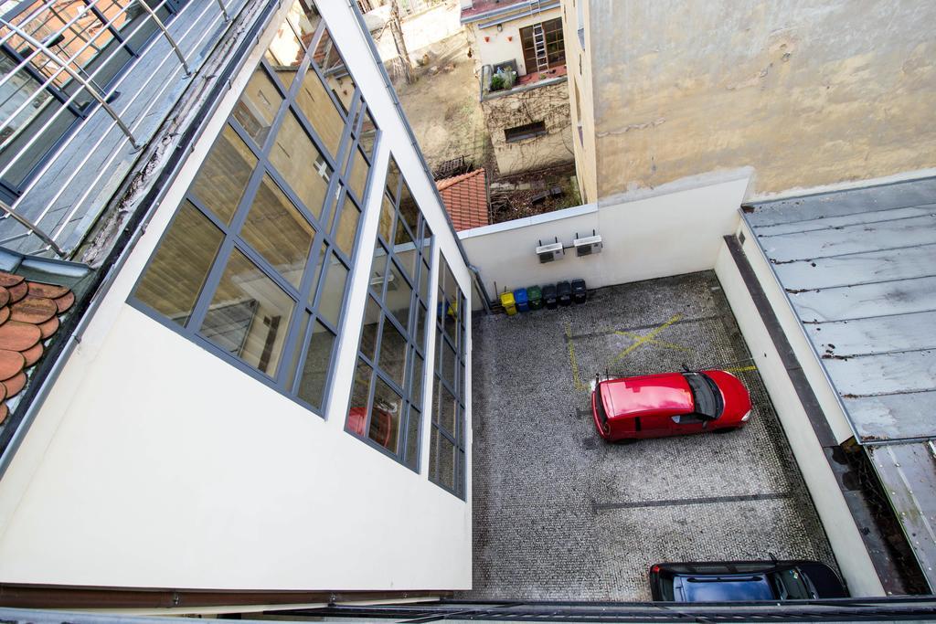 Ruterra Red Roofs View With Garage Lägenhet Prag