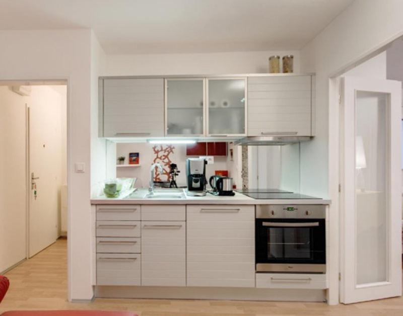 Golden Family Apartment