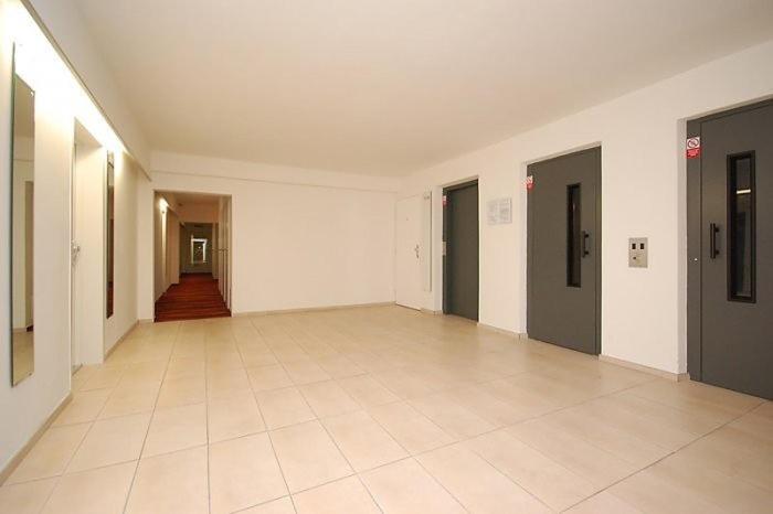 Golden Family Apartment *