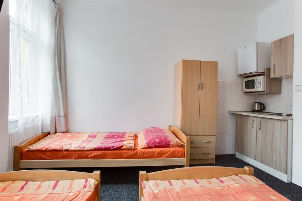 Hostel Holeckova