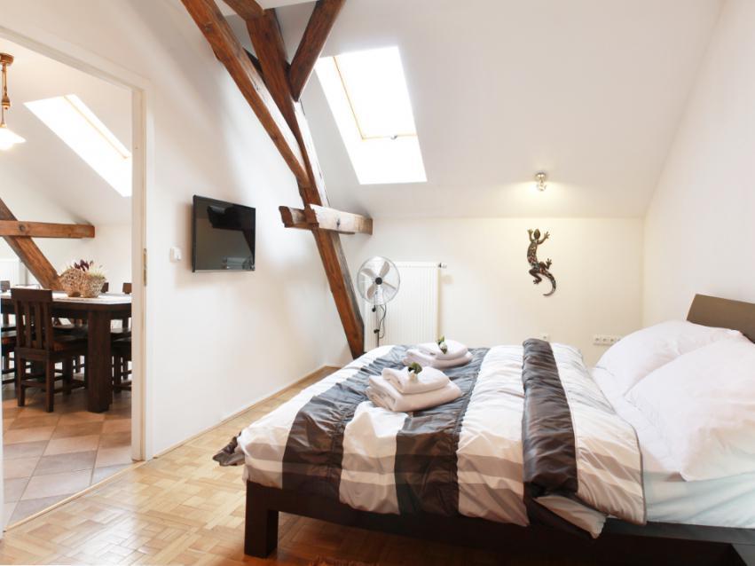Lägenhet Attic Hastalska