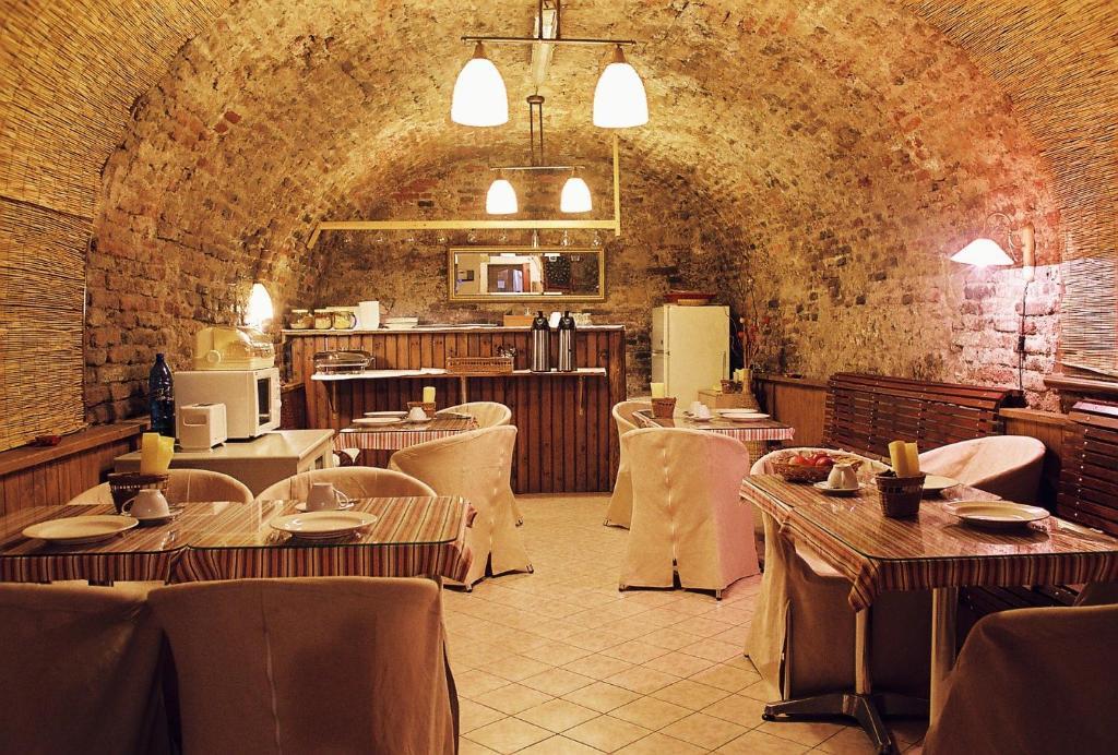 U Zlateho Konicka / The Golden Horse House 3*