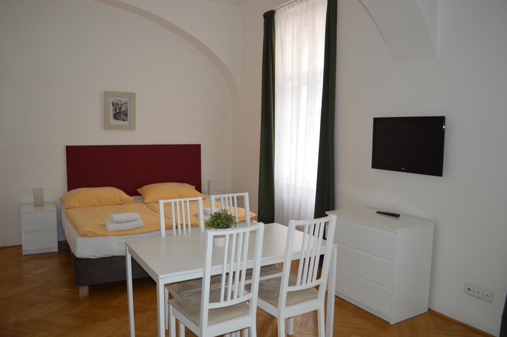 Apartment Leo Old Town
