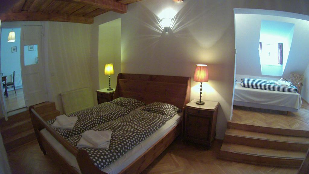 Golden Apple Praha