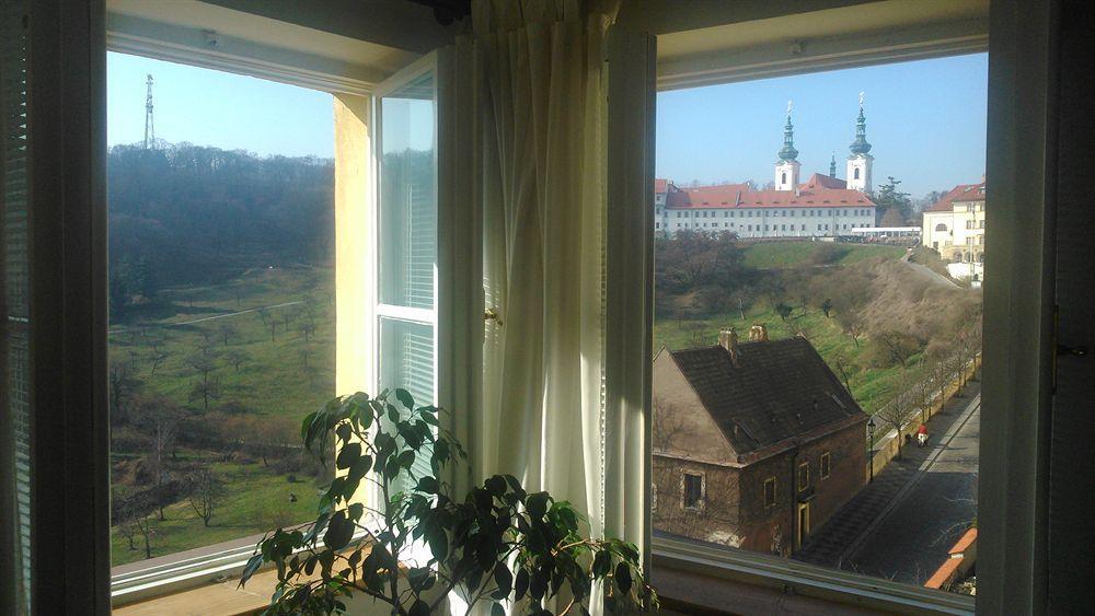 Hotel Domus Henrici 4*