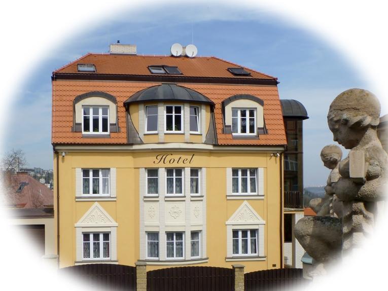 Garni Rambousek 3* Prag