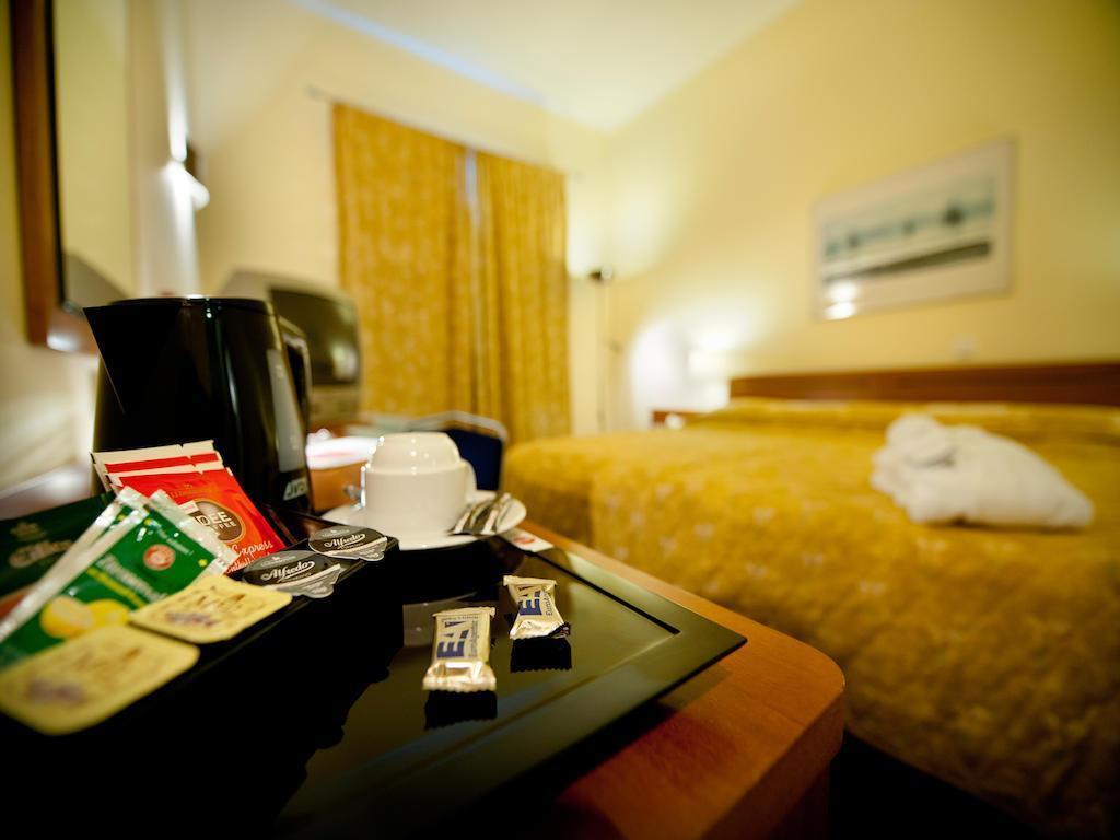 Ramada Airport 4*