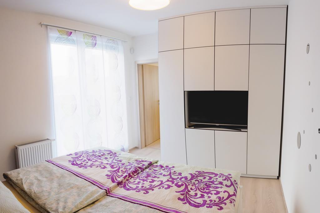 V Haji 1 * Prag