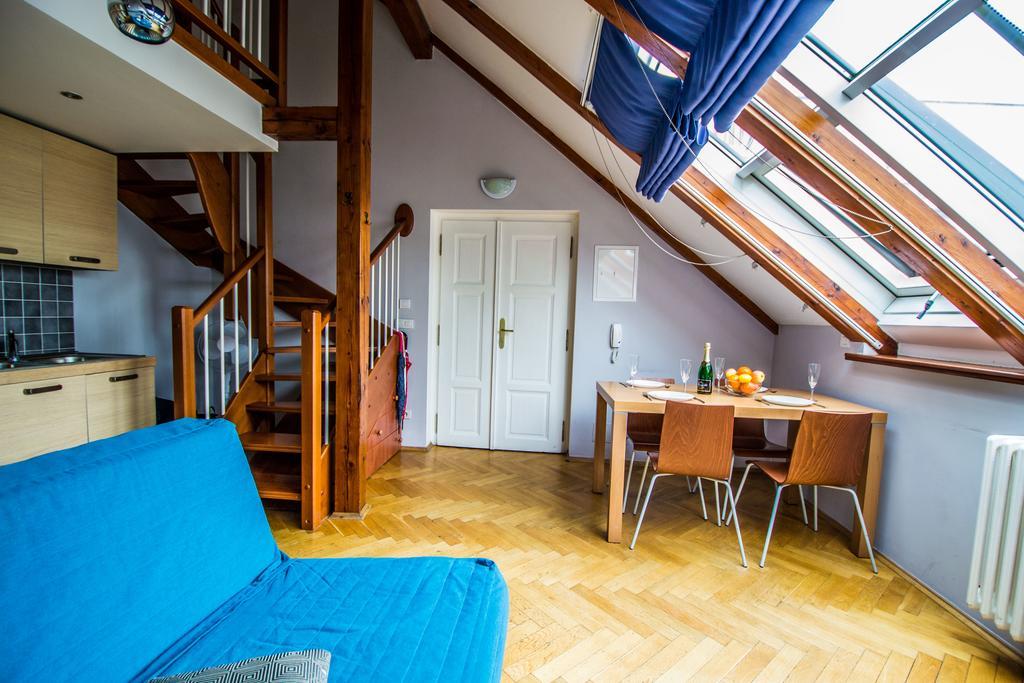 Ruterra Red Roofs View With Garage * Prag