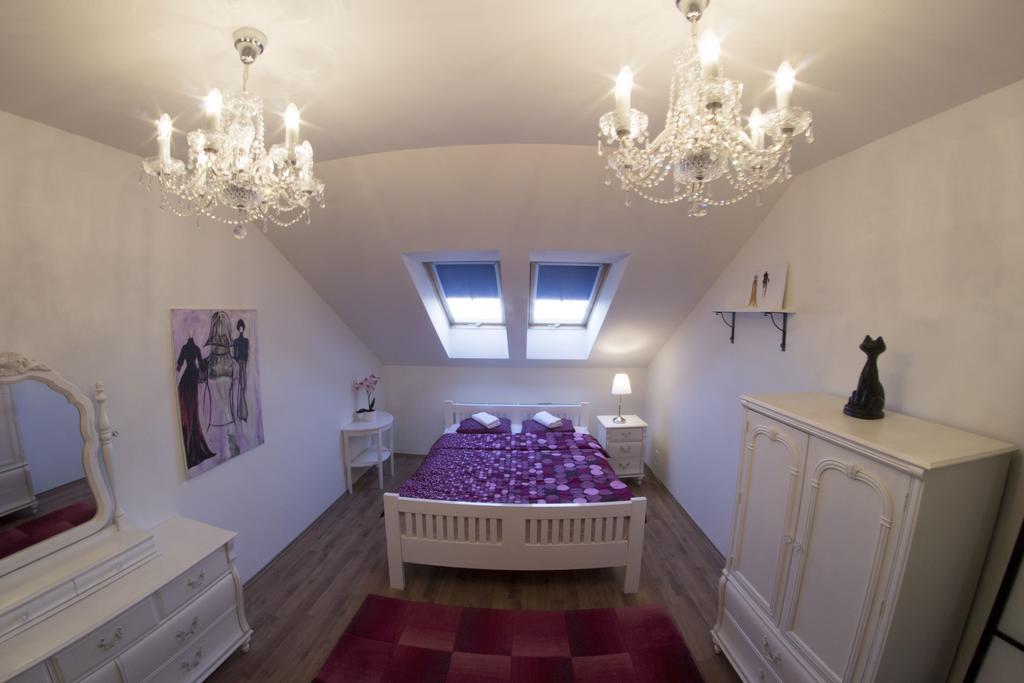 Gate Apartment