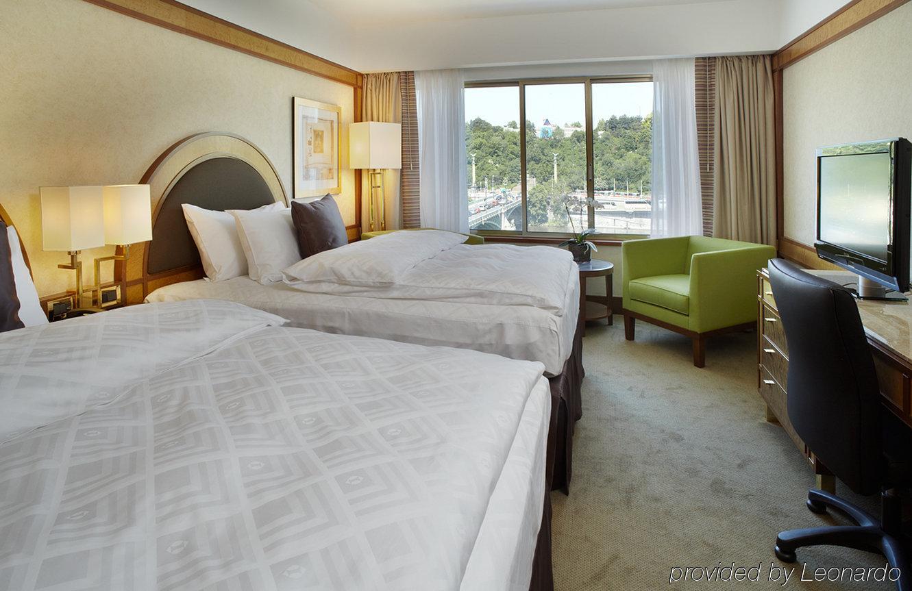 Hotell Fairmont Golden 5*