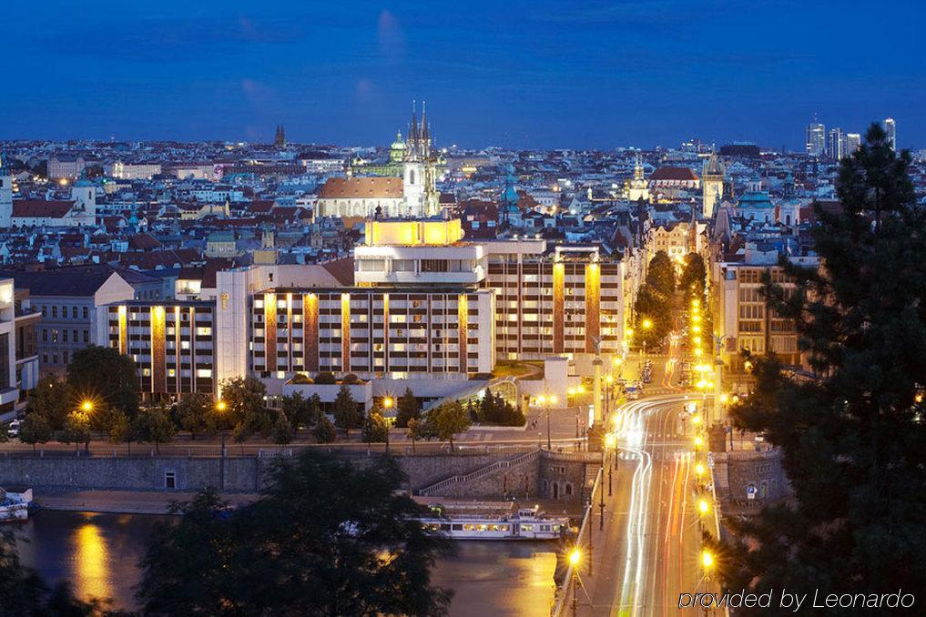 Hotell Fairmont Golden 5*