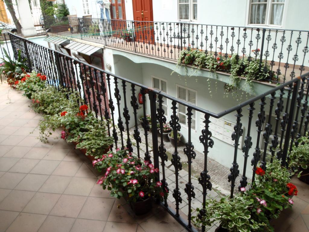 Apartment Miraculous