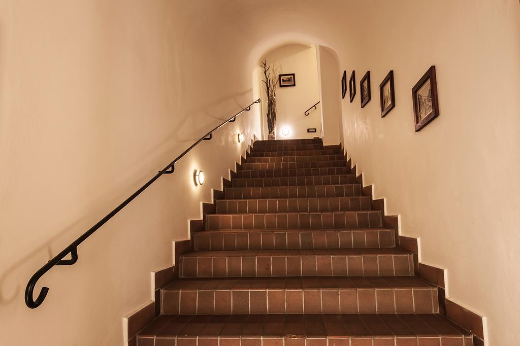 Domus Henrici 4*