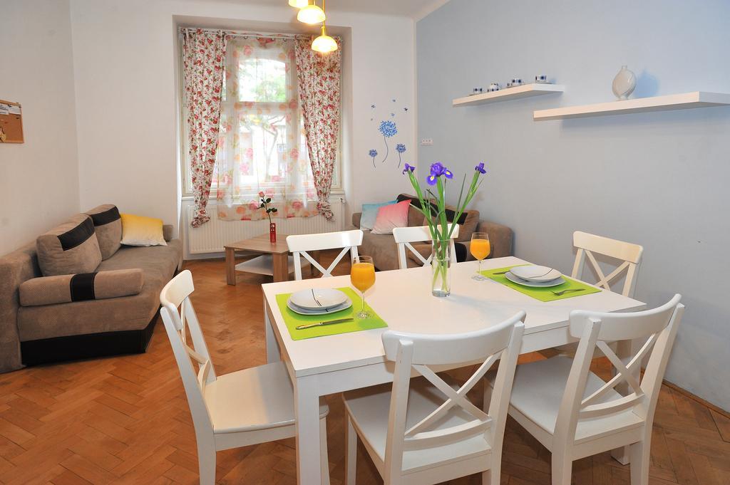 In Vinohrady Apartment