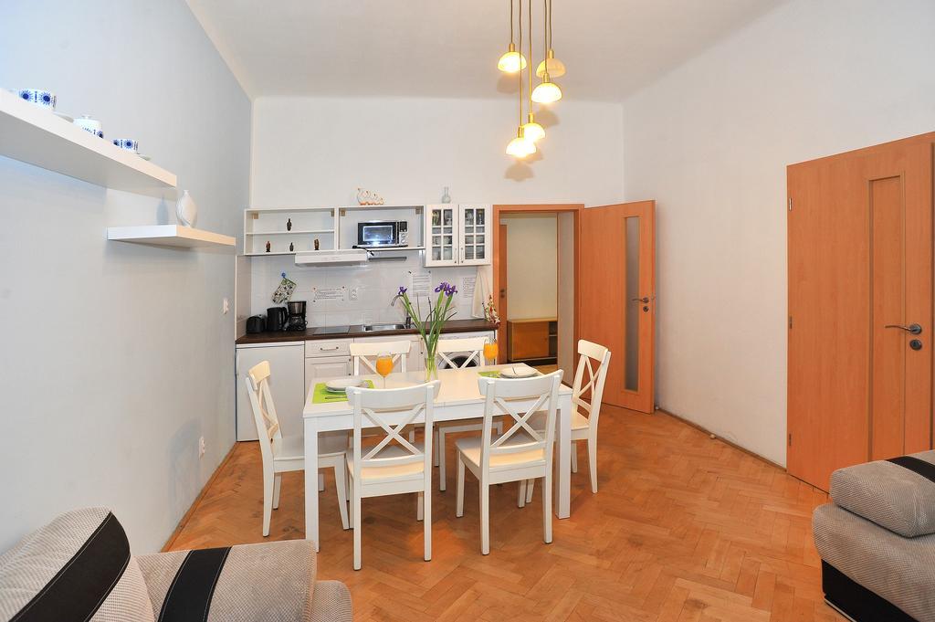 In Vinohrady Apartment