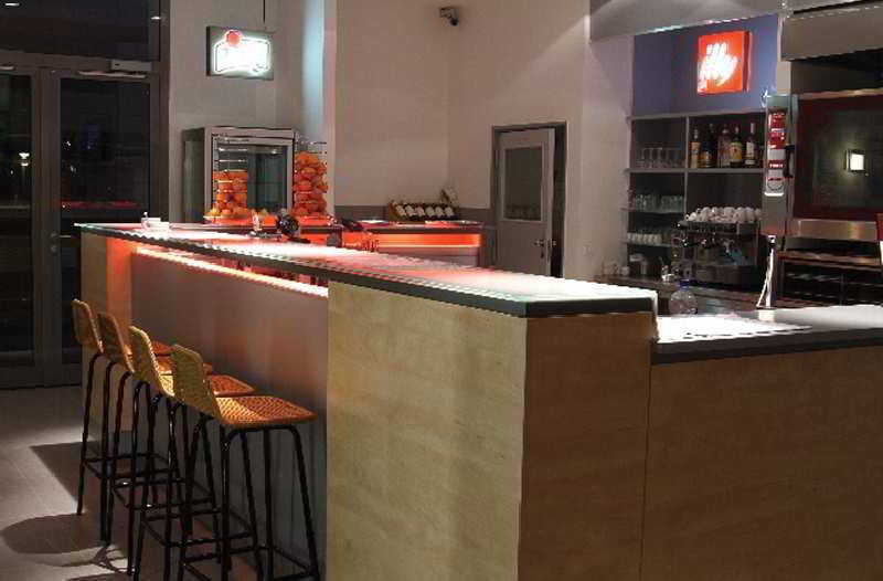 Holiday Airport By Ihg Hotell 4*