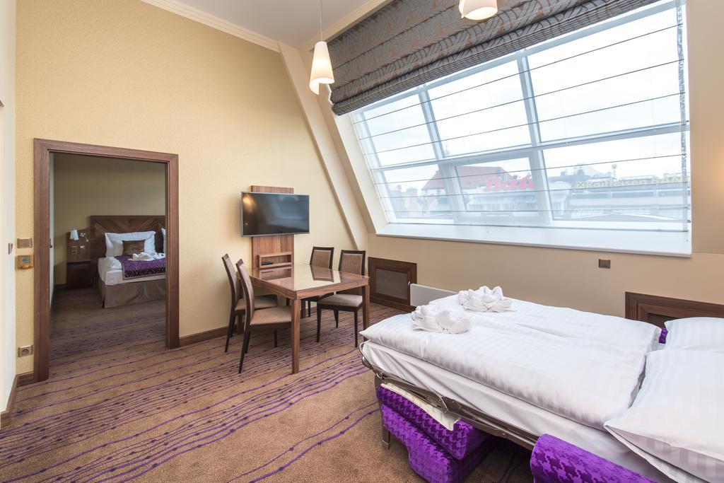 Merchants Crown Suites And Spa Hotel