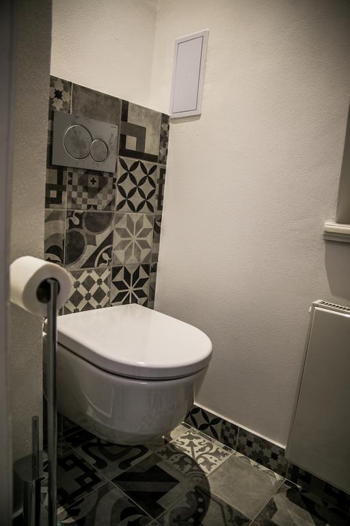 Luxurious - Na Porici 44 * Prag