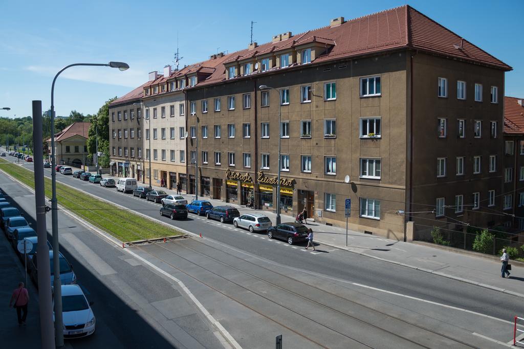 Cozy With Terrace Near Castle Apartment Prag