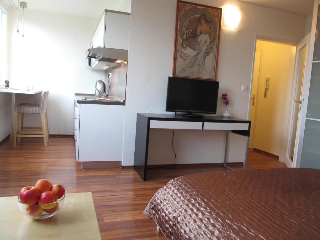 Golden Family Apartment *