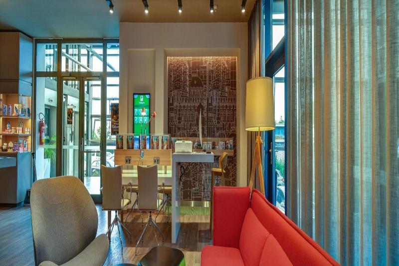 Holiday Airport By Ihg Hotell Prag