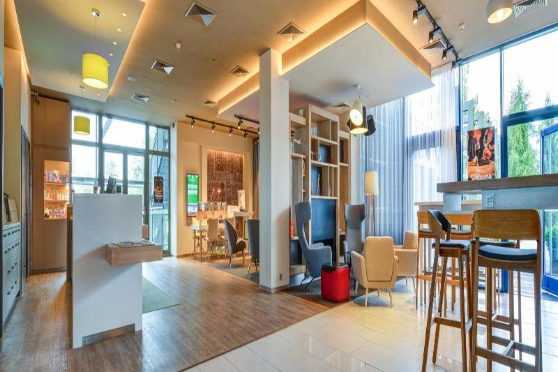 Hotell Holiday Airport By Ihg 4*