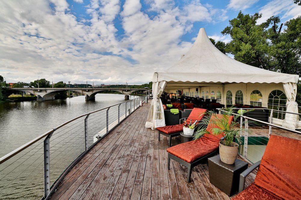 Rohan Boat Prag