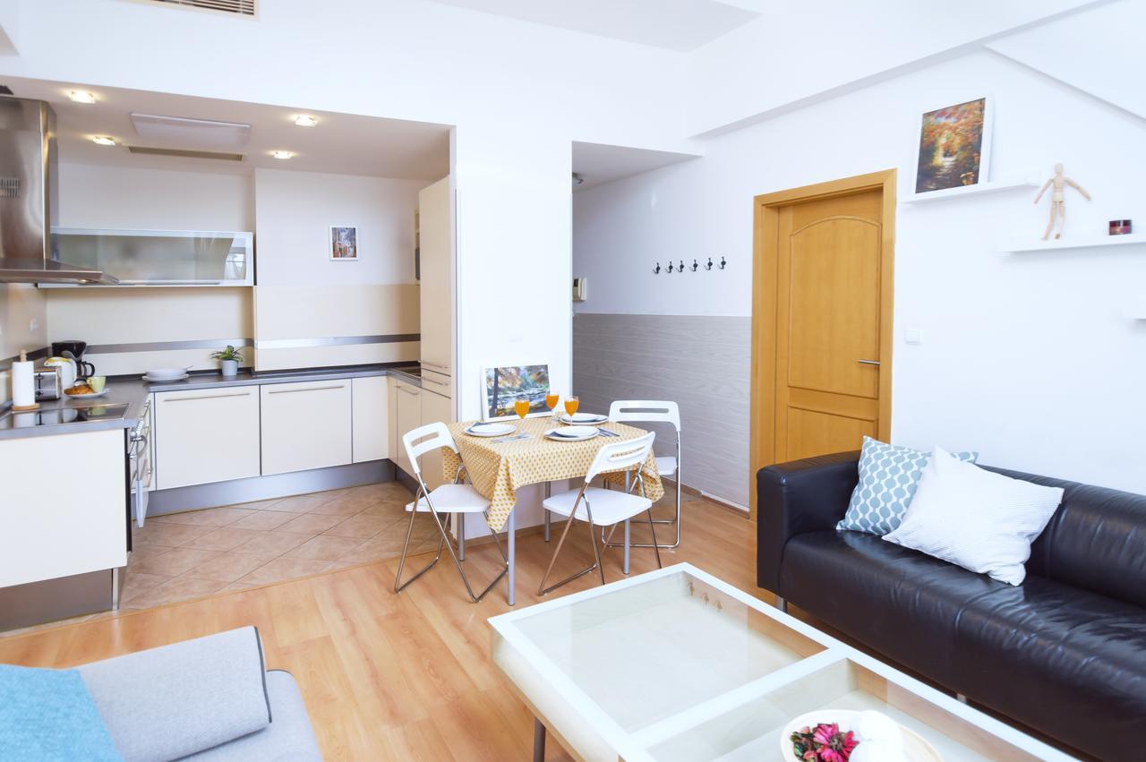 Modern Opatovická Apartmán *