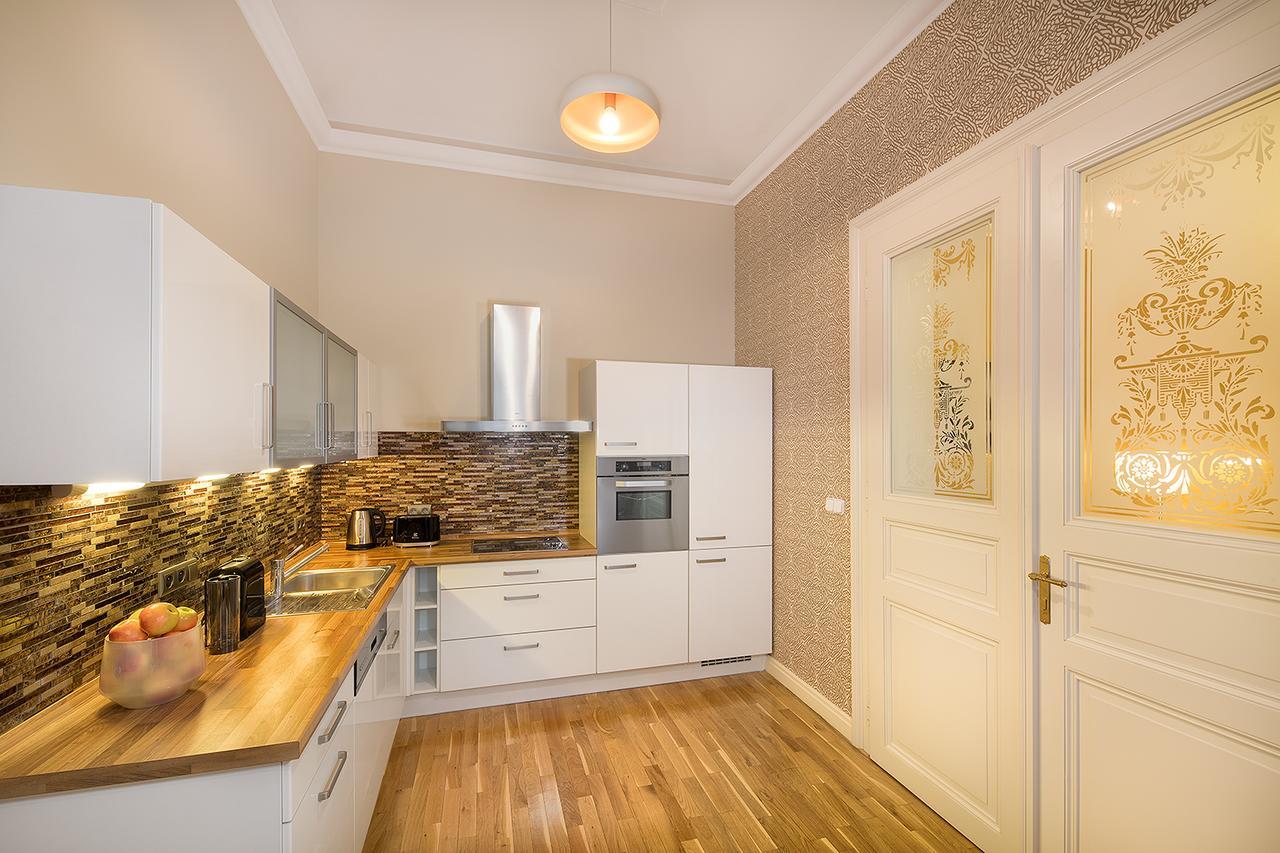 Days - Luxurious Lesser Town Apartment
