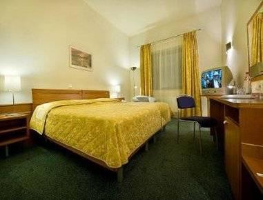 Ramada Airport Hotel