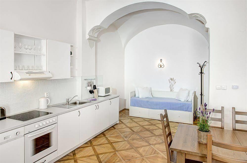 6 Continents By Adrez Apartment