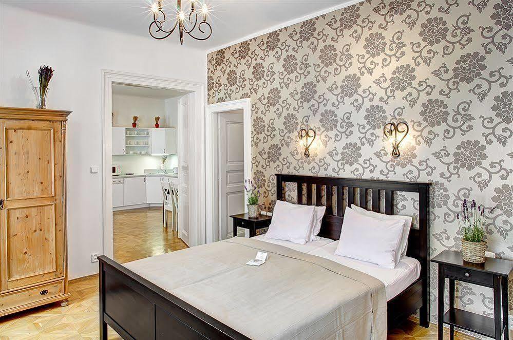 Apartment 6 Continents By Adrez Prag