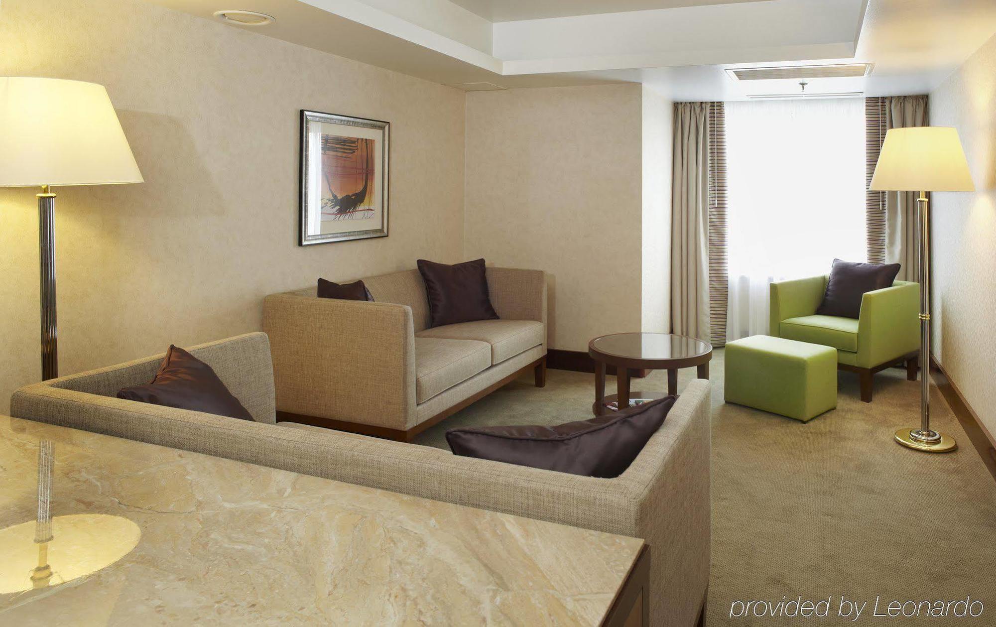 Hotell Fairmont Golden 5*