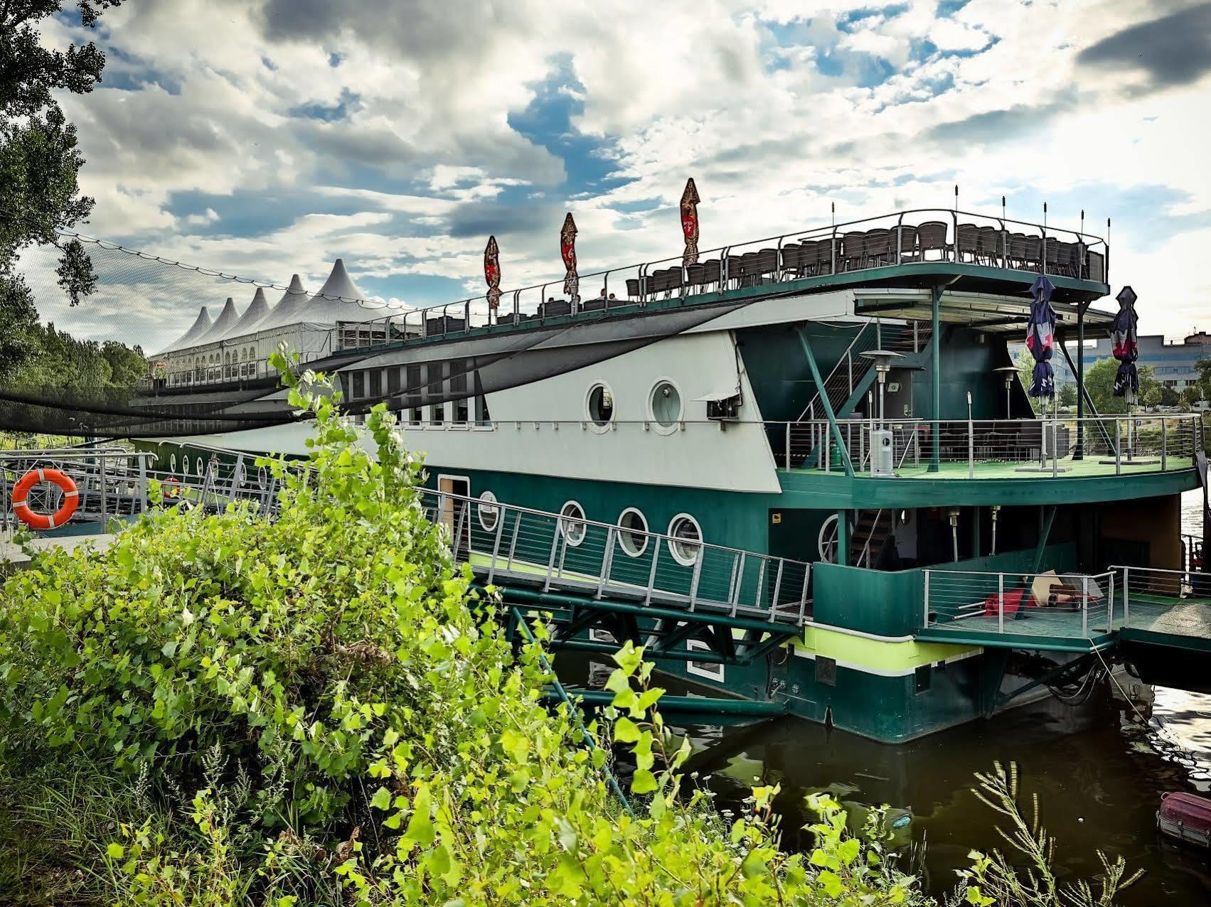 Rohan Boat Bådhotel 3*