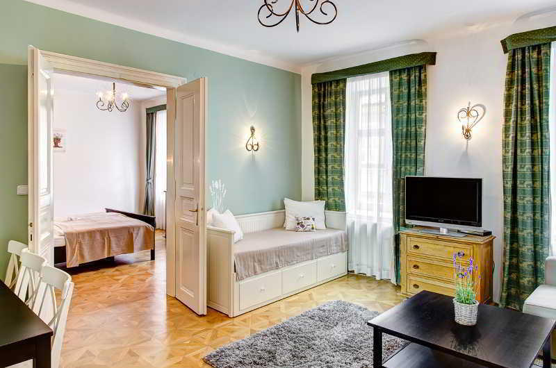 6 Continents By Adrez Apartment