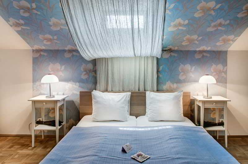 6 Continents By Adrez Apartment *