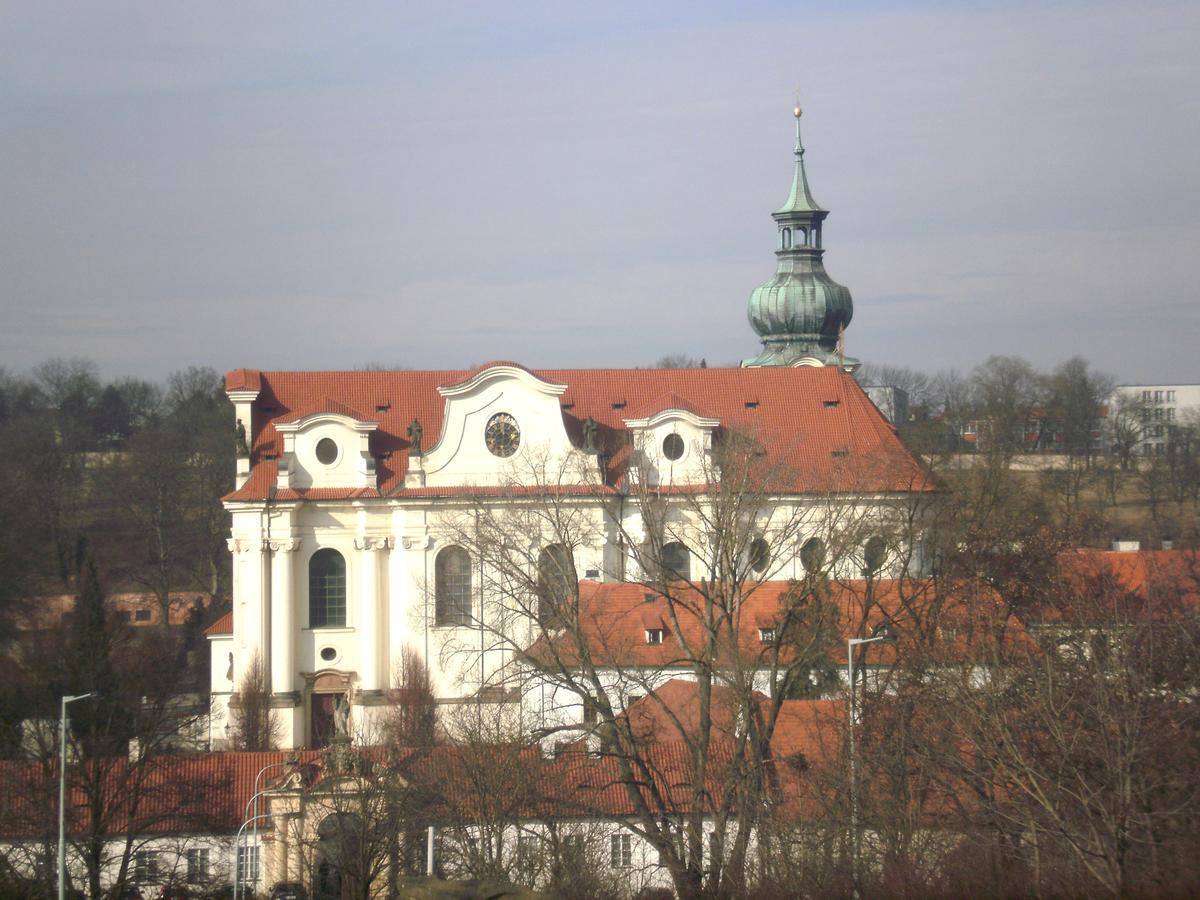 Apartricanova *