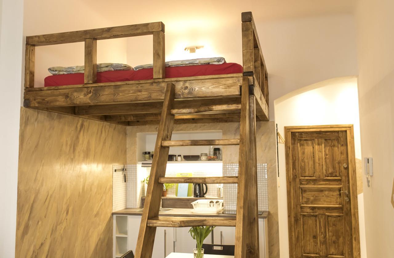 Freedom Rooms & Apartments