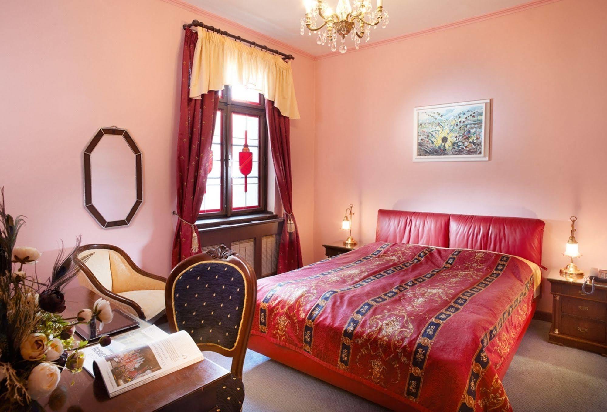 U Pava Hotel