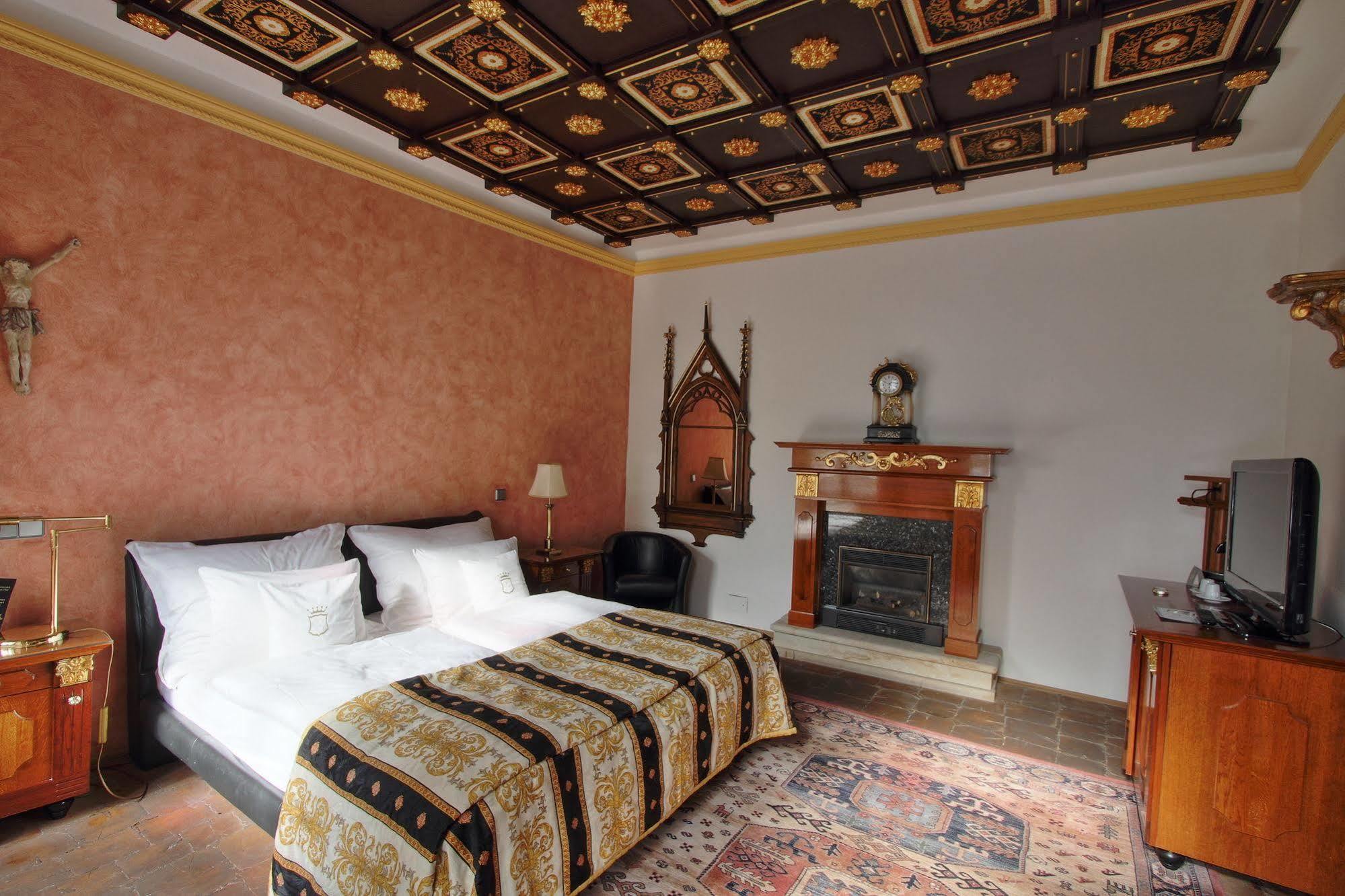 U Pava Hotel 4*
