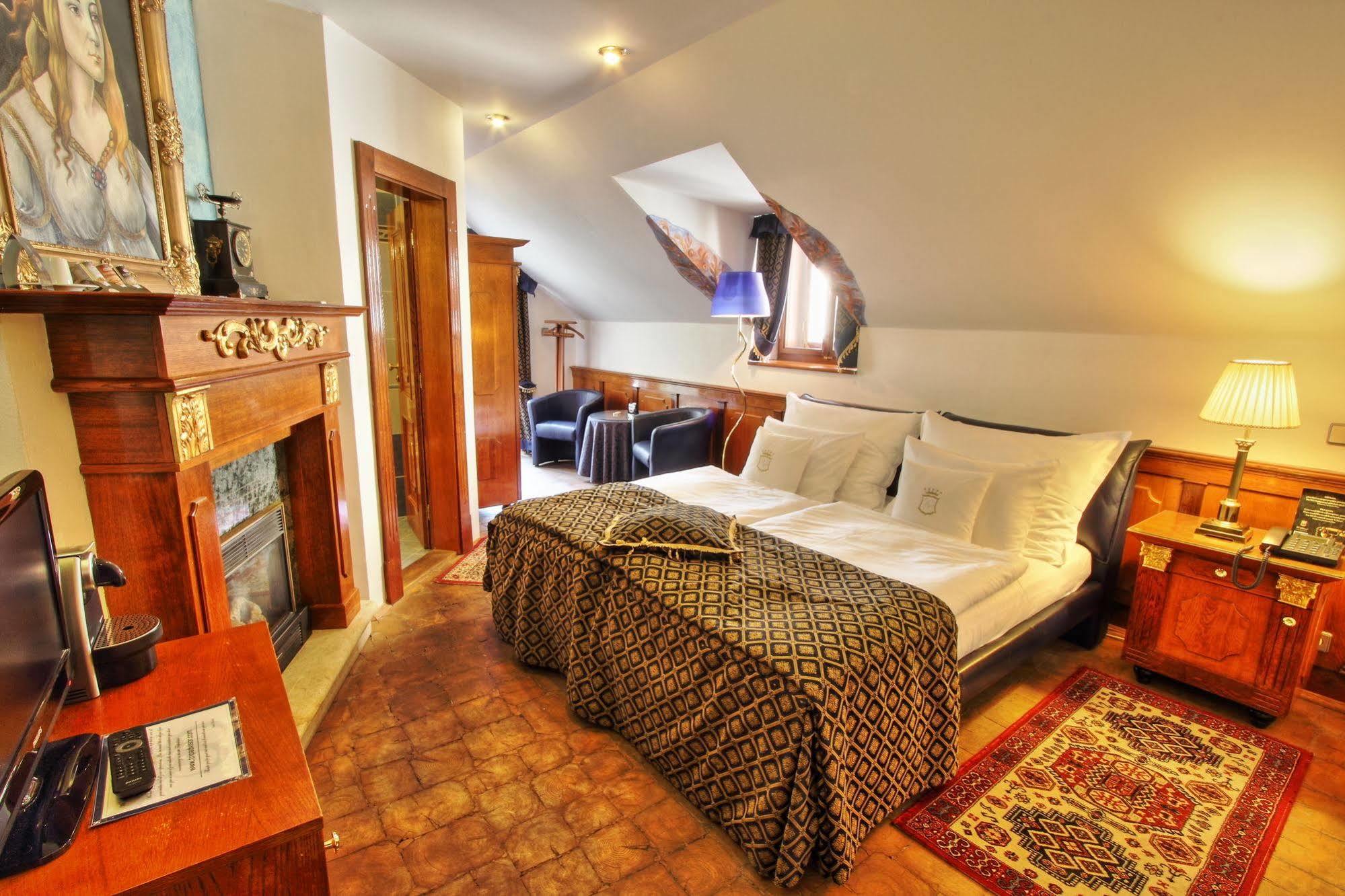 U Pava Hotel
