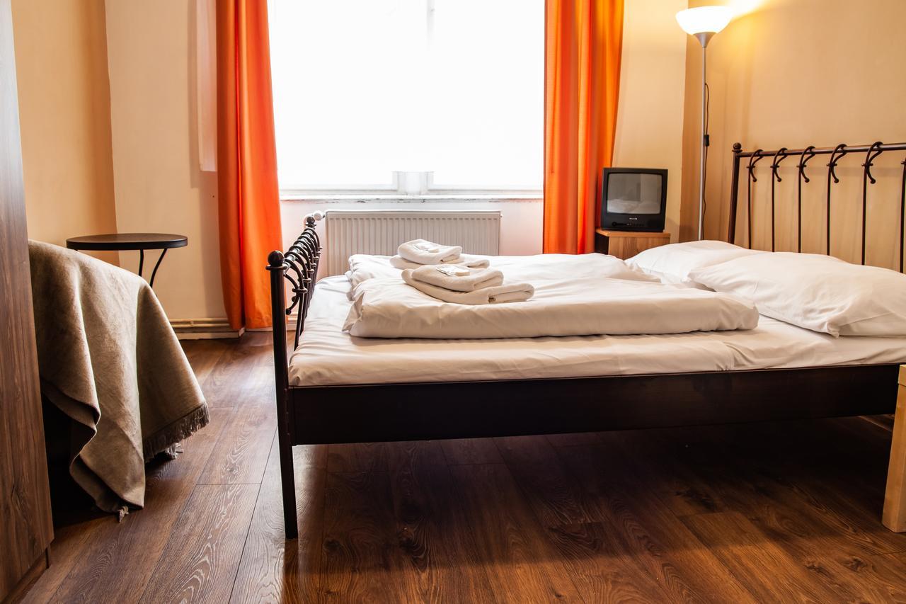 Sunflower 3* Prague