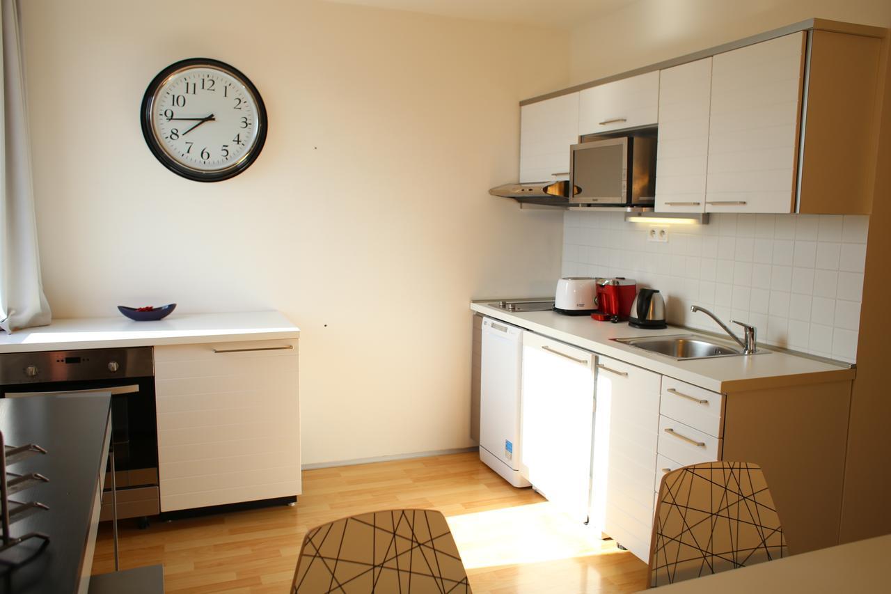 Golden Family Apartment
